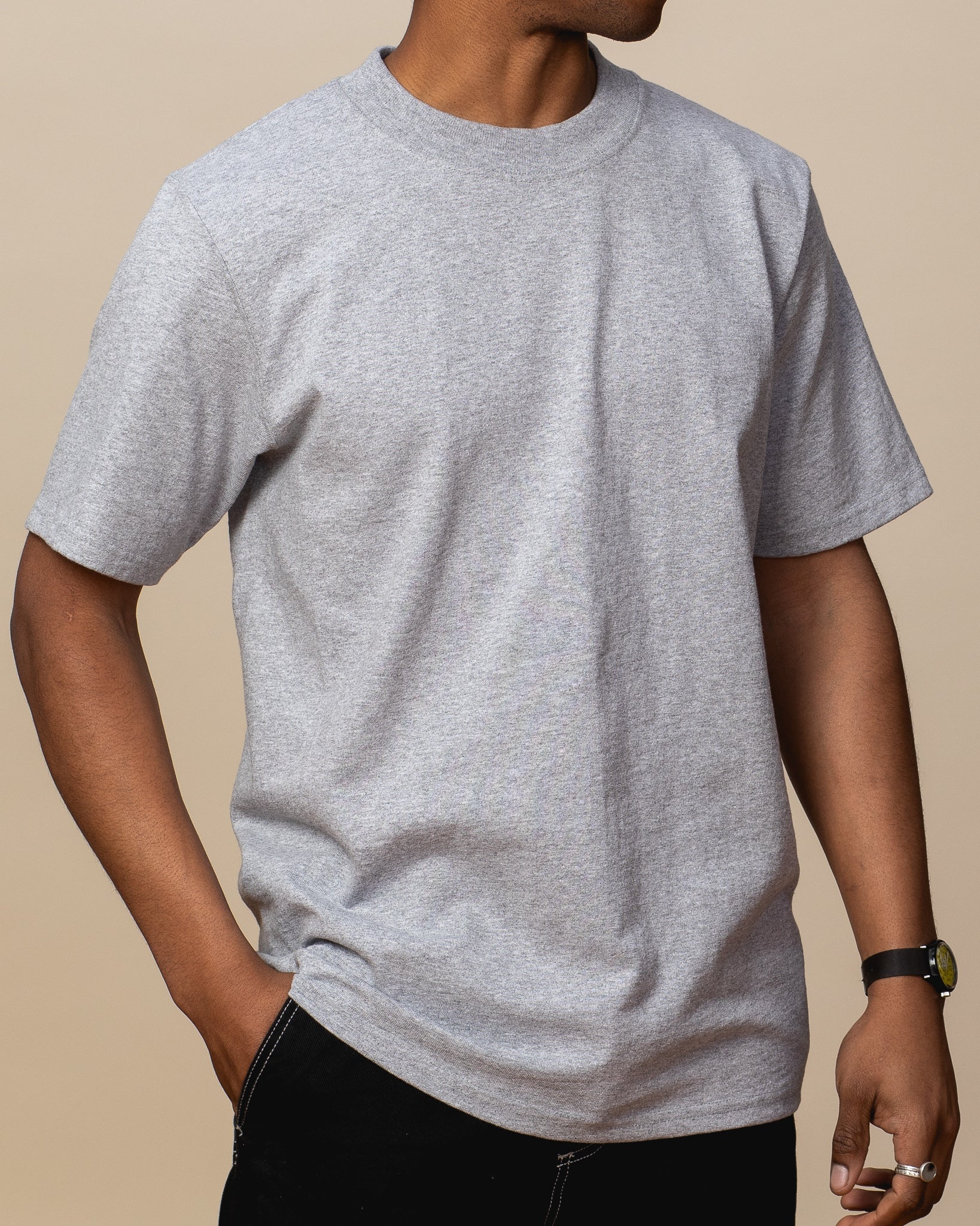 What is Large T Shirt Size? Guide to Perfect Fit & Measurements