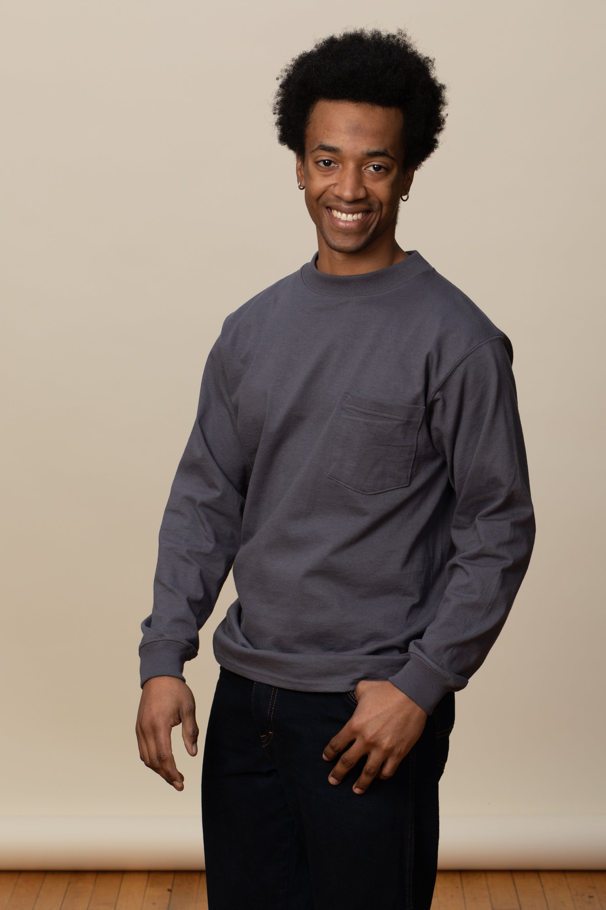 Adult Long Sleeve Crew Neck w/Pocket Classic Fit