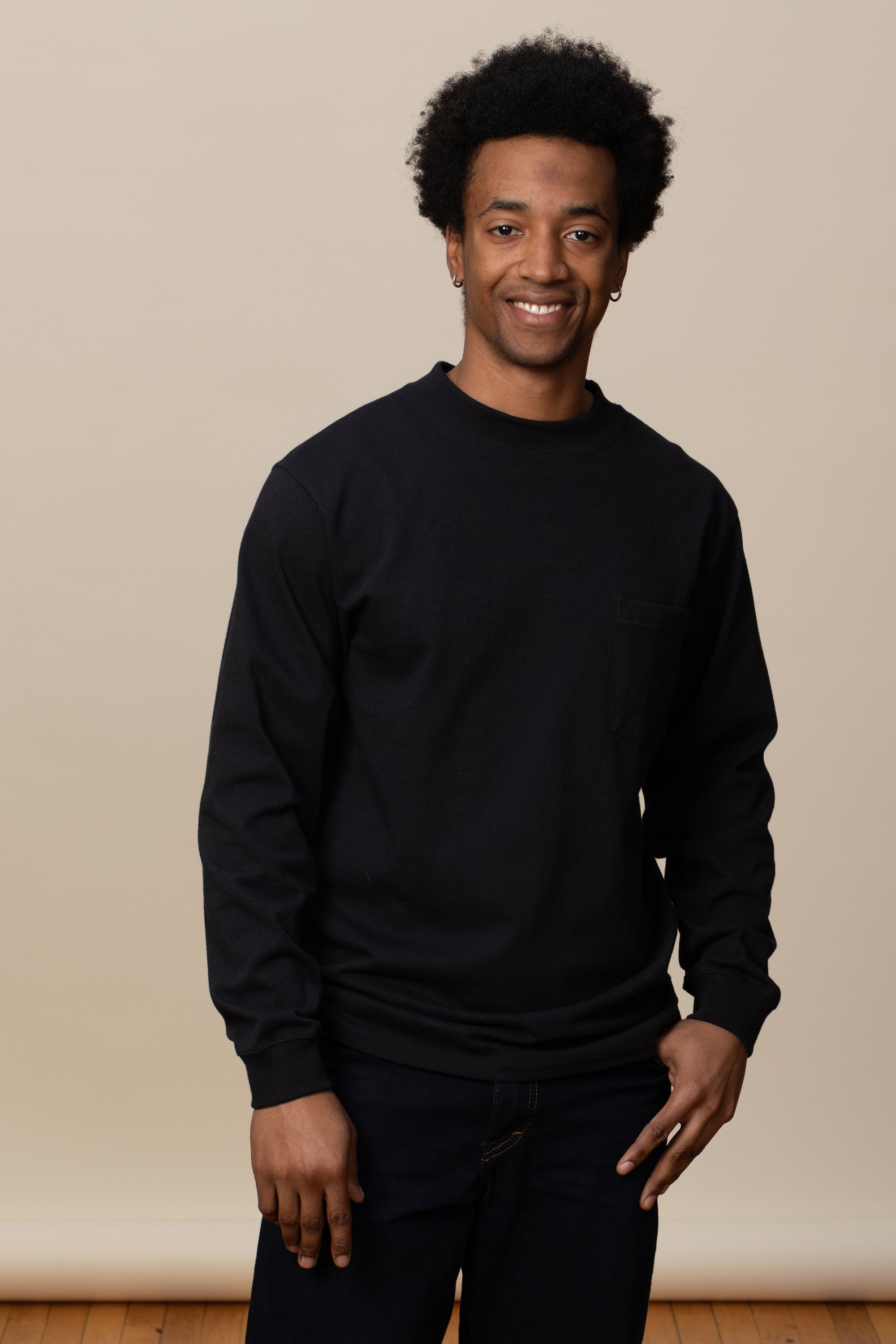 Adult Long Sleeve Crew Neck w/Pocket Classic Fit