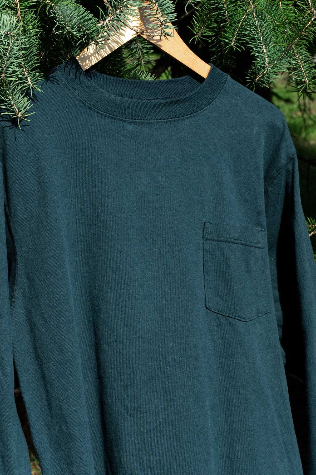 Adult Long Sleeve Crew Neck w/Pocket Classic Fit